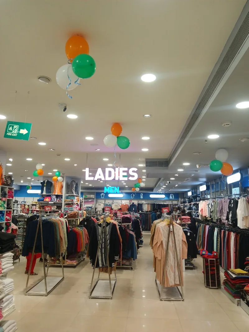 Ozone Galleria Mall — shopping mall (photo 18)