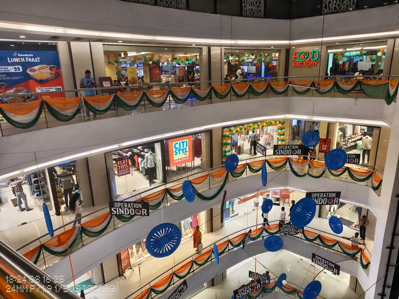 Ozone Galleria Mall — shopping mall (photo 2)