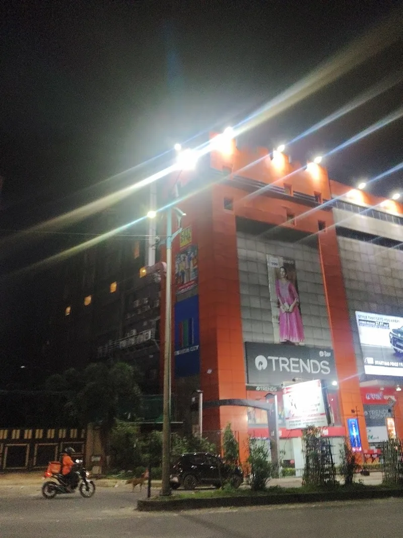Ozone Galleria Mall — shopping mall (photo 4)