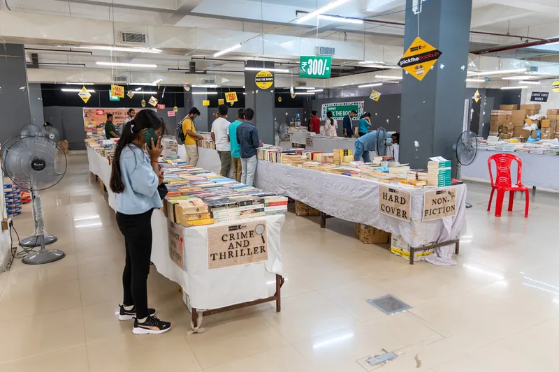 Ozone Galleria Mall — shopping mall (photo 8)